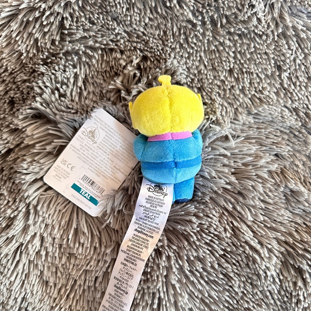 Disney Toy Story Alien Small Magnet Hands Plush New - Picture 2 of 3